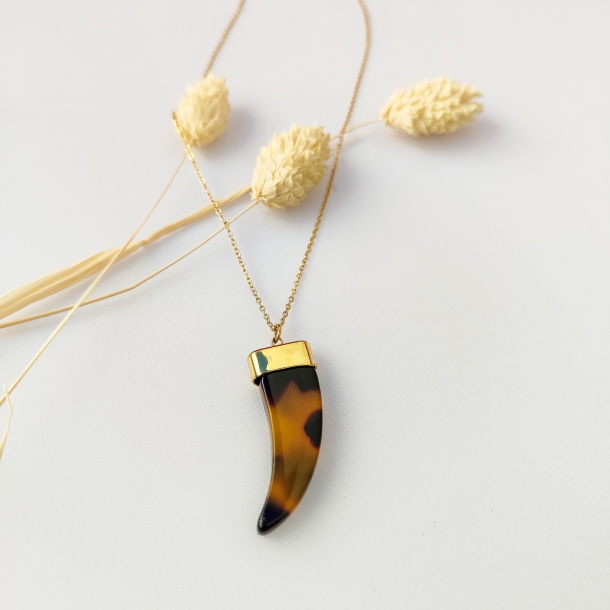 Gargantilla colmillo de...