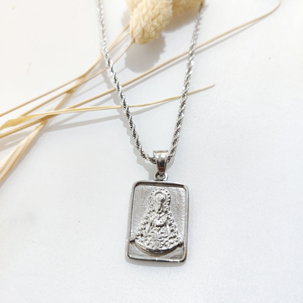 Cordón con medalla cuadrada...