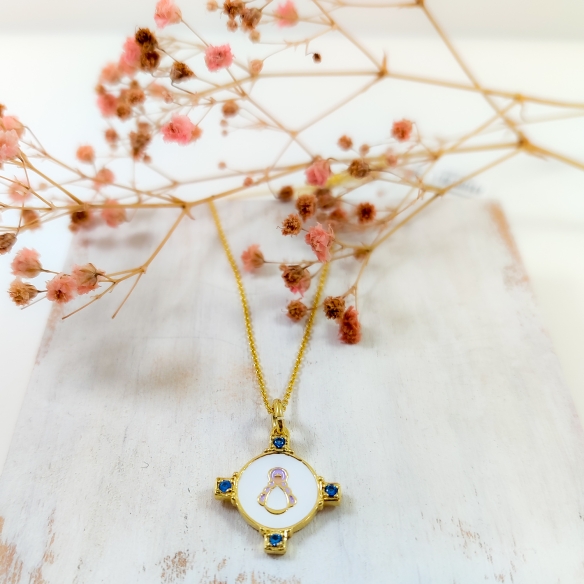 Gargantilla Baño oro, blanca con 4 circonitas y silueta Virgen Rocio