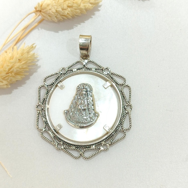 Medalla redonda nácar y...