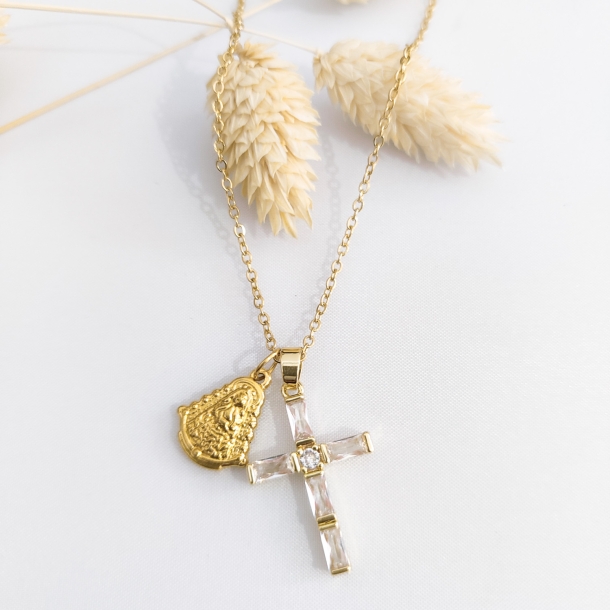 Gargantilla cruz pequeña...