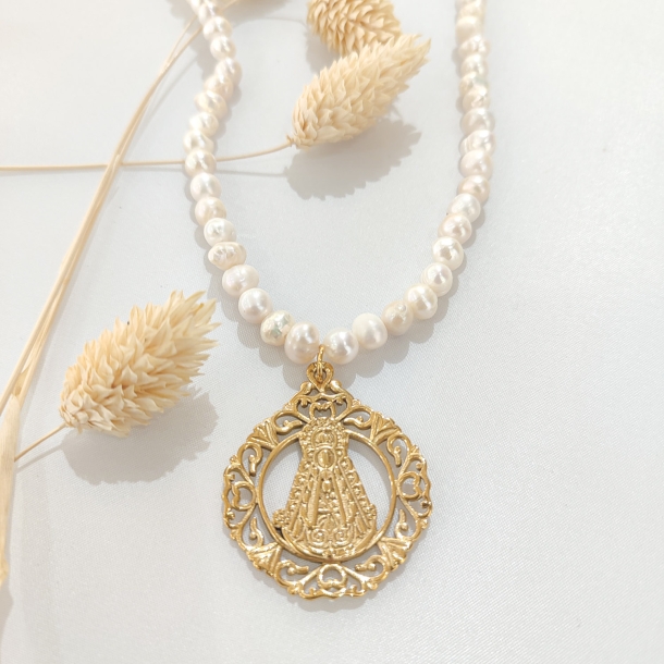 Gargantilla perlas medalla...