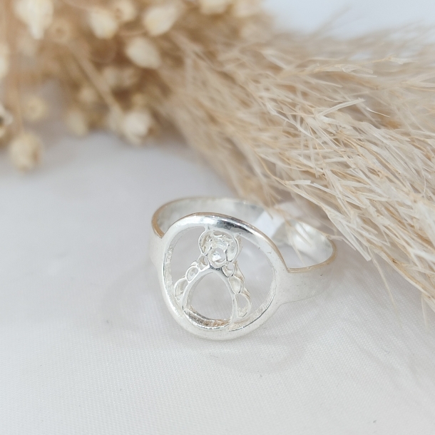 Anillo silueta y círculo plata