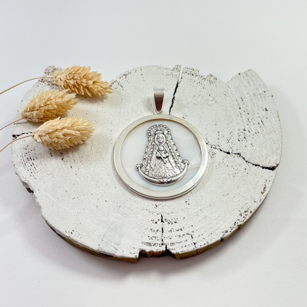 Medalla plata y nácar...