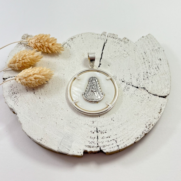 Medalla nacar  reina...