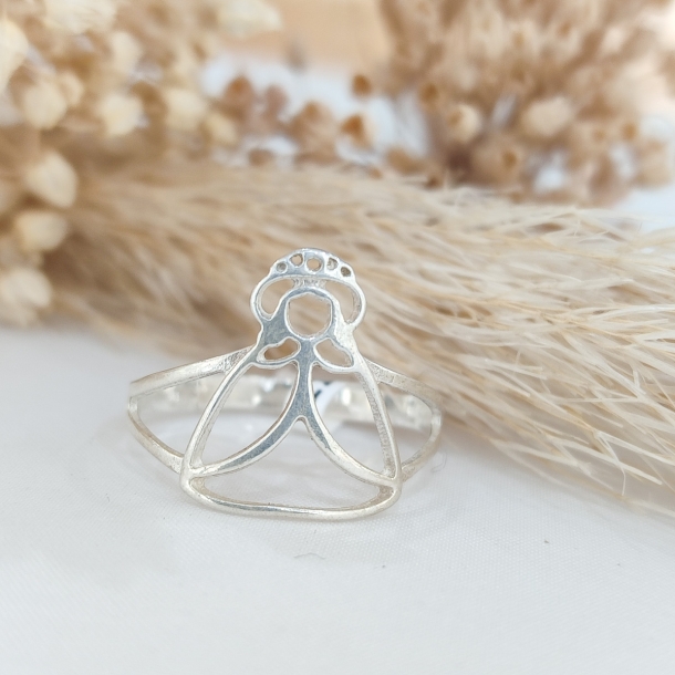 Anillo silueta pastora