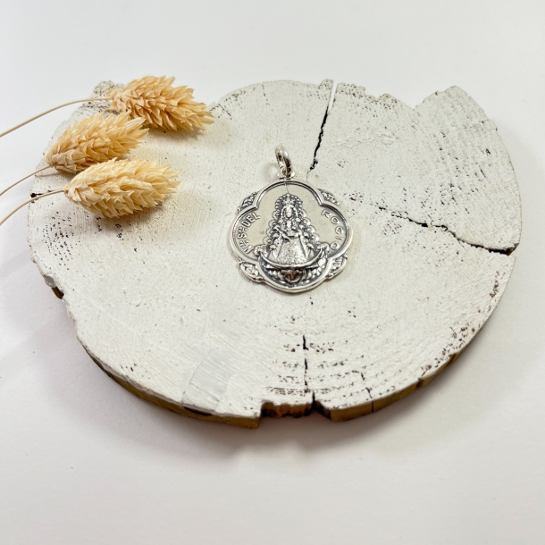 Medalla Virgen de pandereta...