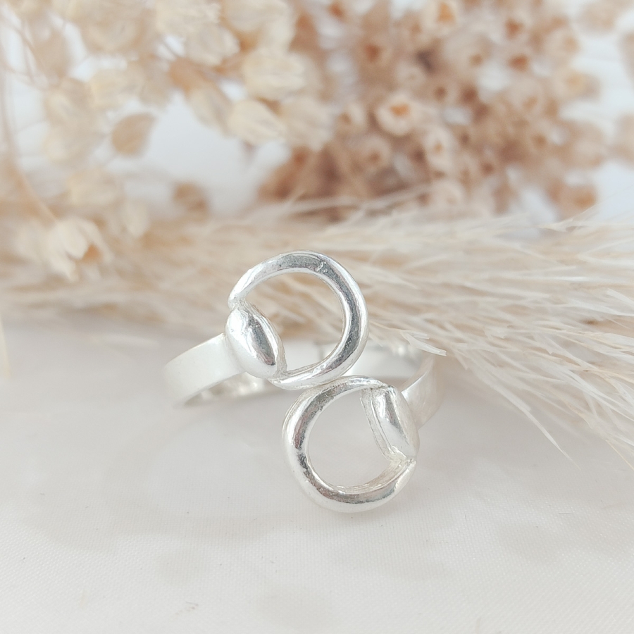 Anillo Jefa, filete ajustable, plata.