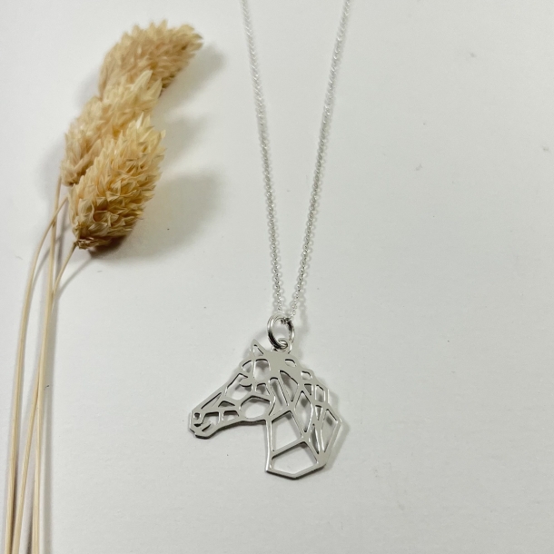 Gargantilla plata, cabeza...