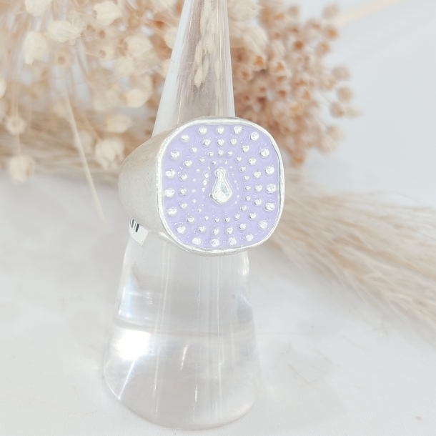 Anillo cuadrado silueta...