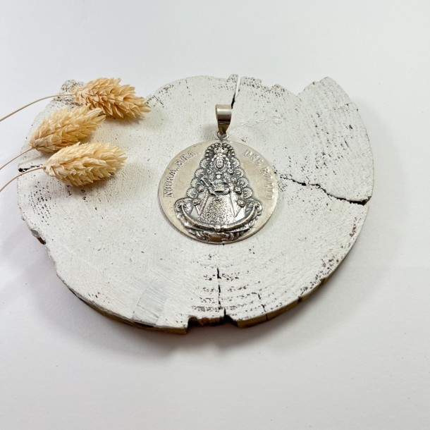 Medalla redonda Ntra Sra...