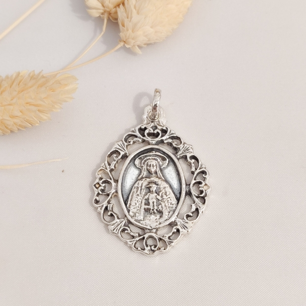Medalla-Pastora-VirgenRocío...