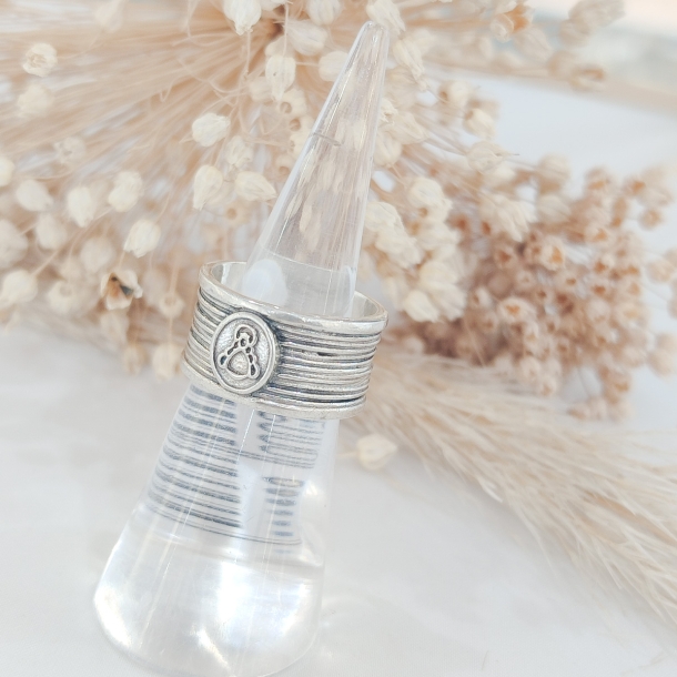 Anillo silueta hilos de...