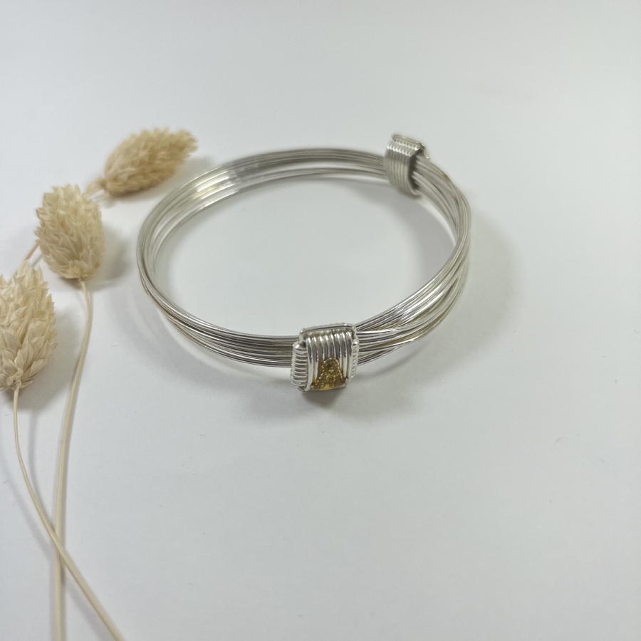 Pulsera hilos de plata con nudos y...