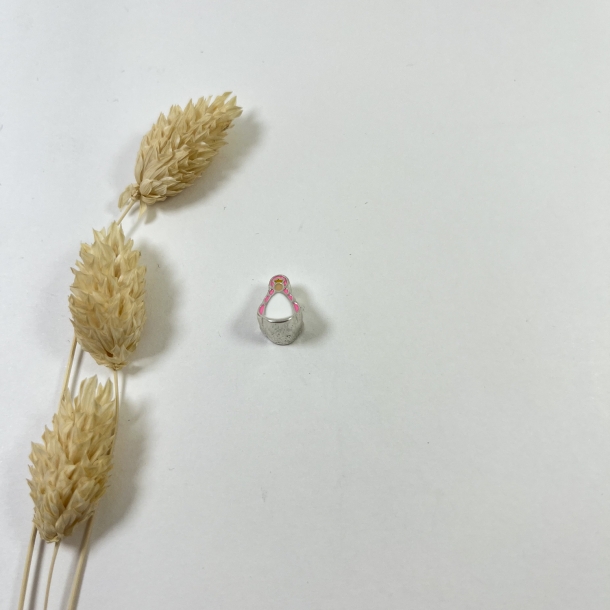 Charm reina rosa fucsia plata