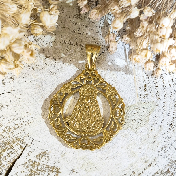 Medalla Virgen del Rocío...
