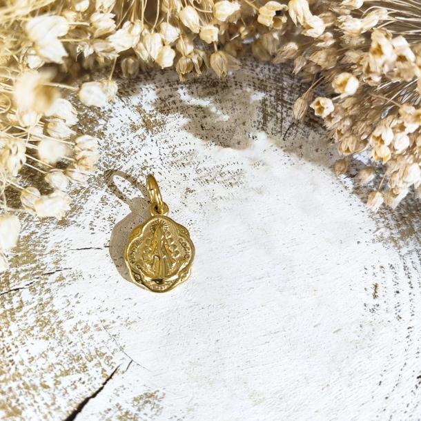 Medalla Virgen del Rocío...