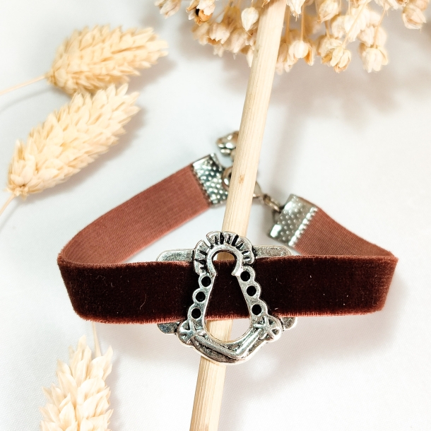 Pulsera terciopelo marrón y...