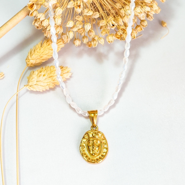 Gargantilla de piedras...